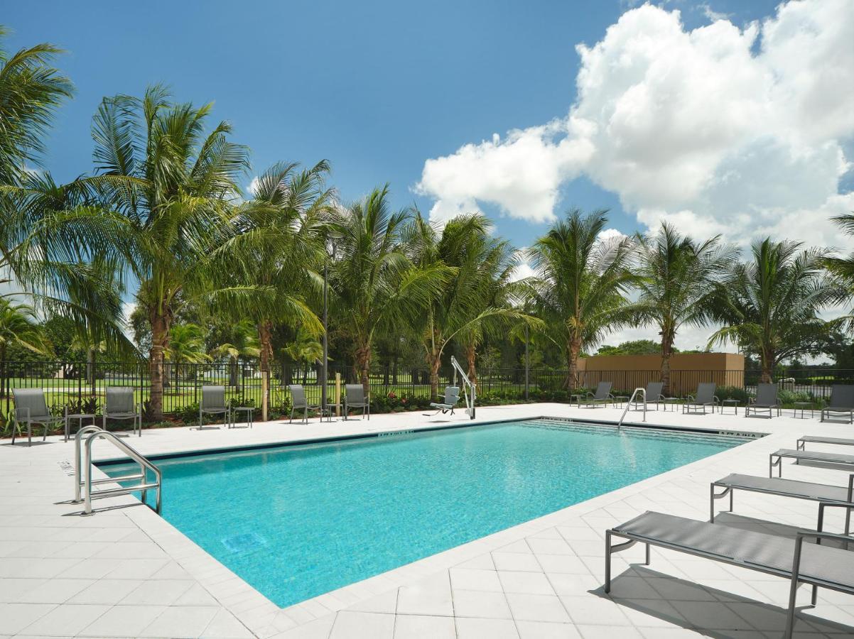 Fairfield Inn & Suites By Marriott Fort Lauderdale Northwest Tamarac Exterior photo