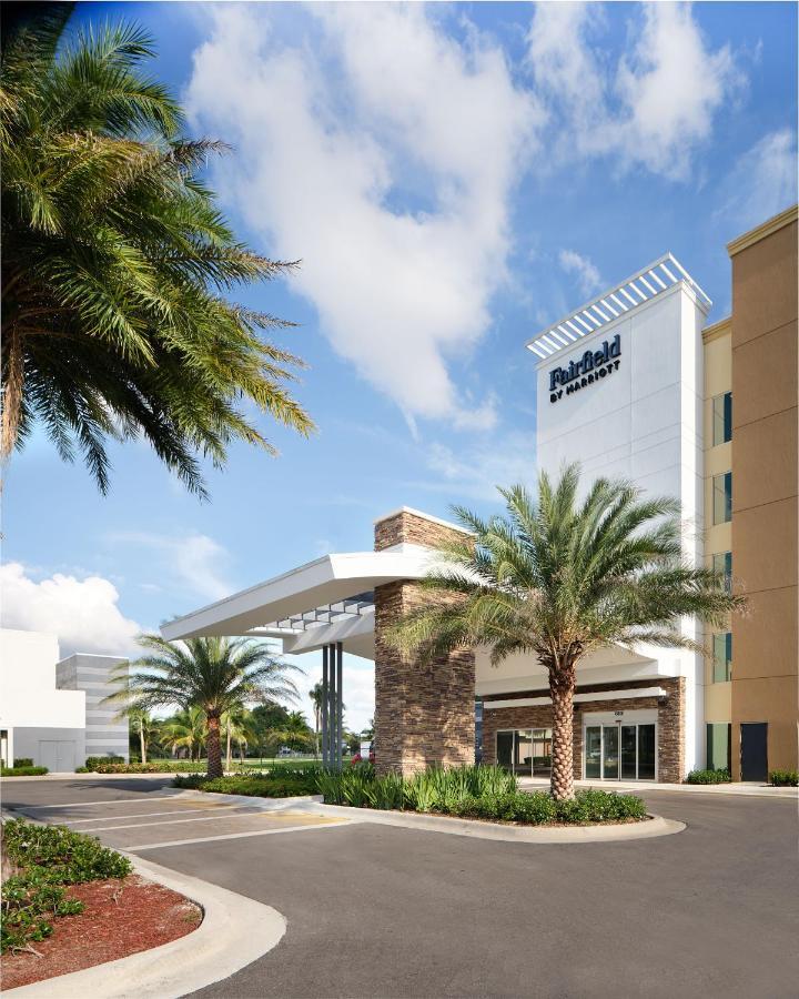 Fairfield Inn & Suites By Marriott Fort Lauderdale Northwest Tamarac Exterior photo